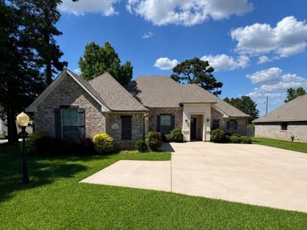 2063 Highpoint Place , Haughton, LA 71037