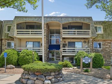 4379 Wilshire Boulevard, Unit 208, Mound, MN 55364
