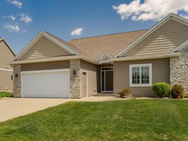 2824 Ivory Road NE, Rochester, MN 55906