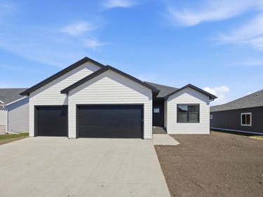 2232 44th Street S, Moorhead, MN 56560
