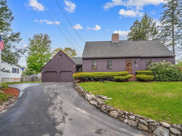 13 Wakefield Drive, Nashua, NH 03062