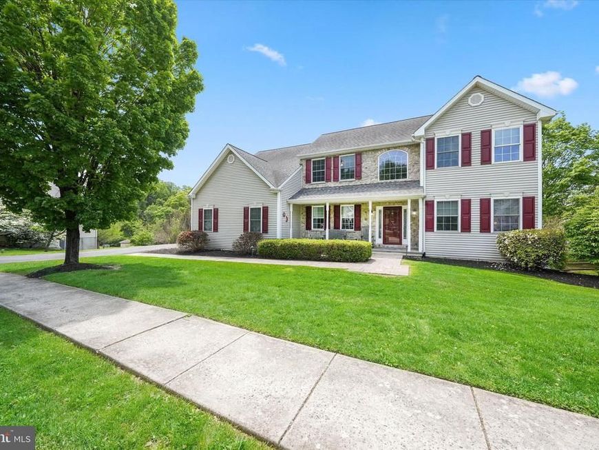 27 Twin Creeks Drive, Thornton, PA 19373 Main Photo