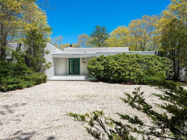 6 Deer Path , Quogue, NY 11959