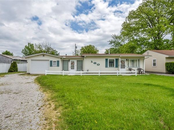 160 Boston Avenue , Elyria, OH 44035
