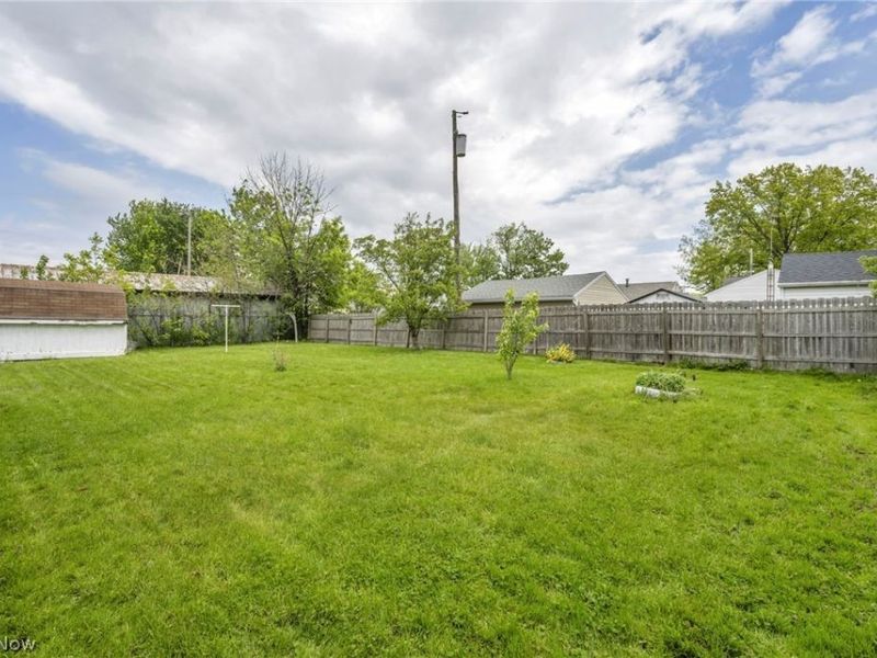 160 Boston Avenue, Elyria, OH 44035 Photo 36