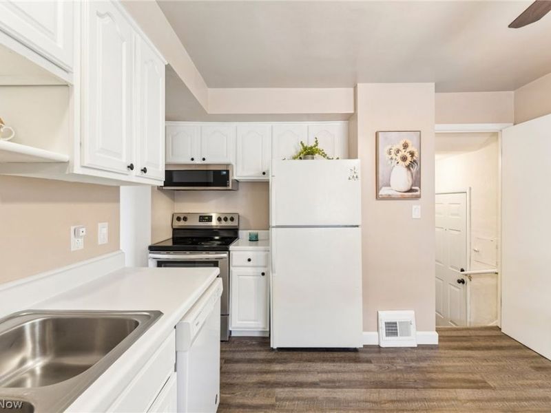 29306 Oakdale Road , Willowick, OH 44095 Photo 7