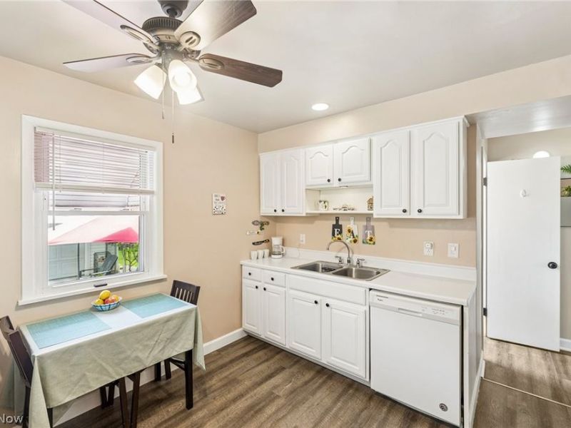 29306 Oakdale Road , Willowick, OH 44095 Photo 8