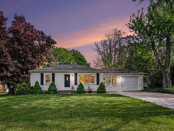 605 Edwards Street, Grand Ledge, MI 48837