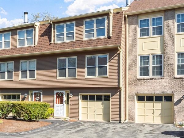 27 Heritage Dr, Unit 27, Tewksbury, MA 01876