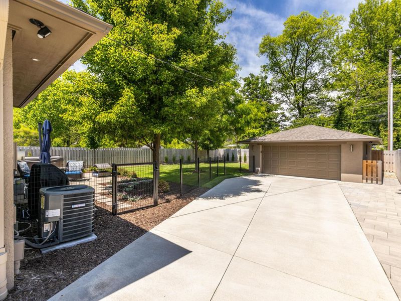 2832 Alder Vista Drive, Columbus, OH 43231 Photo 9