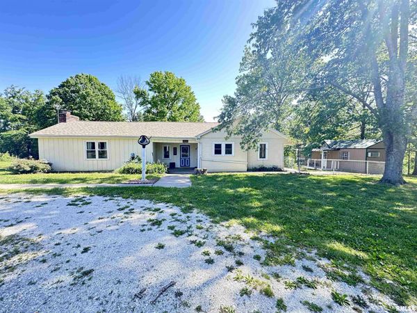 1500 Cobden School Road, Cobden, IL 62920