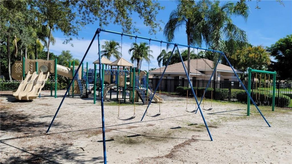 777 Tanglewood Cir , Weston, FL 33327 Photo