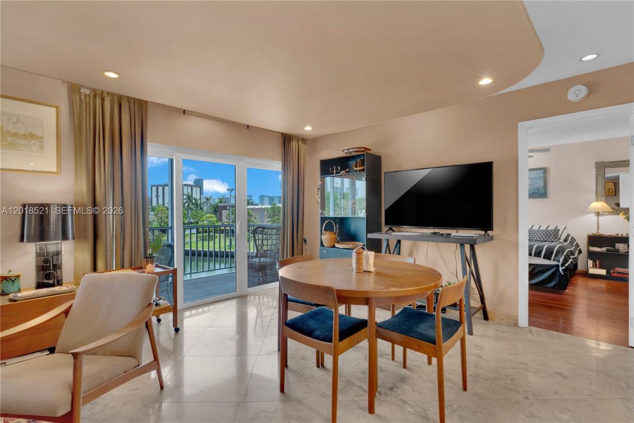 200 Diplomat Pkwy , Unit 336, Hallandale Beach, FL 33009 Photo