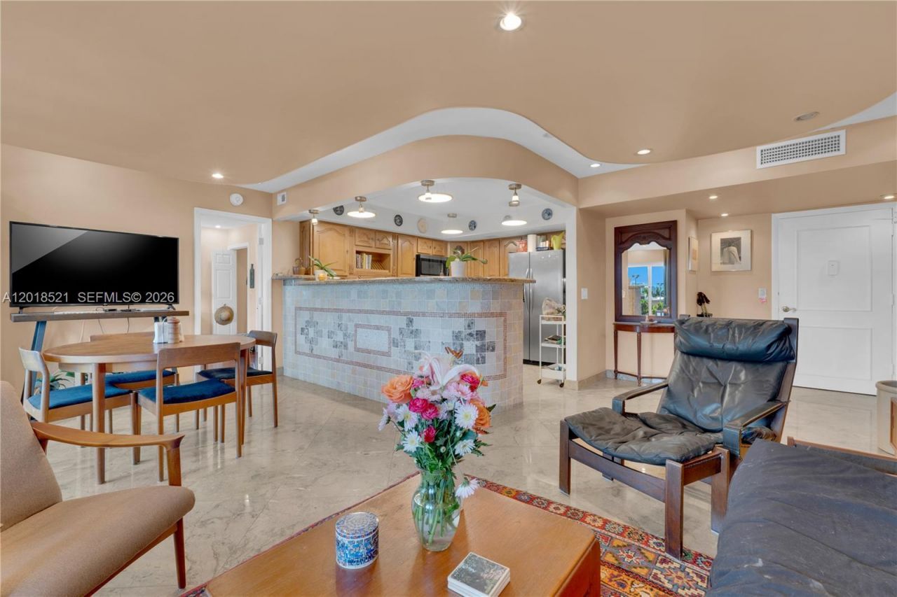 200 Diplomat Pkwy , Unit 336, Hallandale Beach, FL 33009 Photo