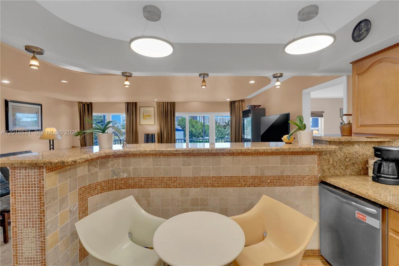 200 Diplomat Pkwy , Unit 336, Hallandale Beach, FL 33009 Photo