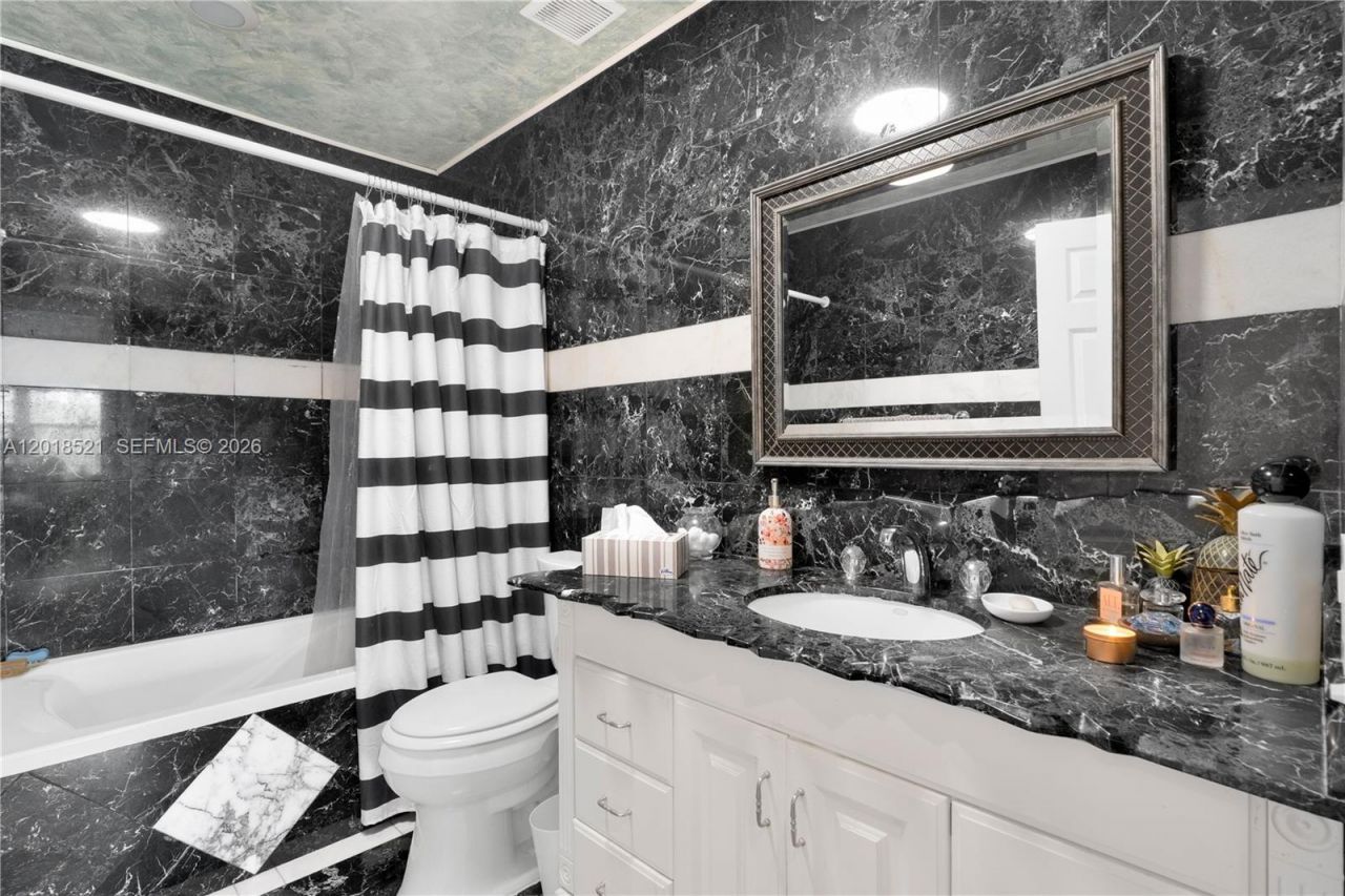 200 Diplomat Pkwy , Unit 336, Hallandale Beach, FL 33009 Photo