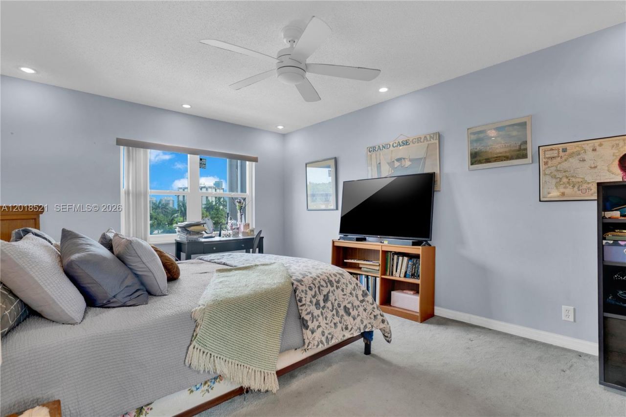 200 Diplomat Pkwy , Unit 336, Hallandale Beach, FL 33009 Photo