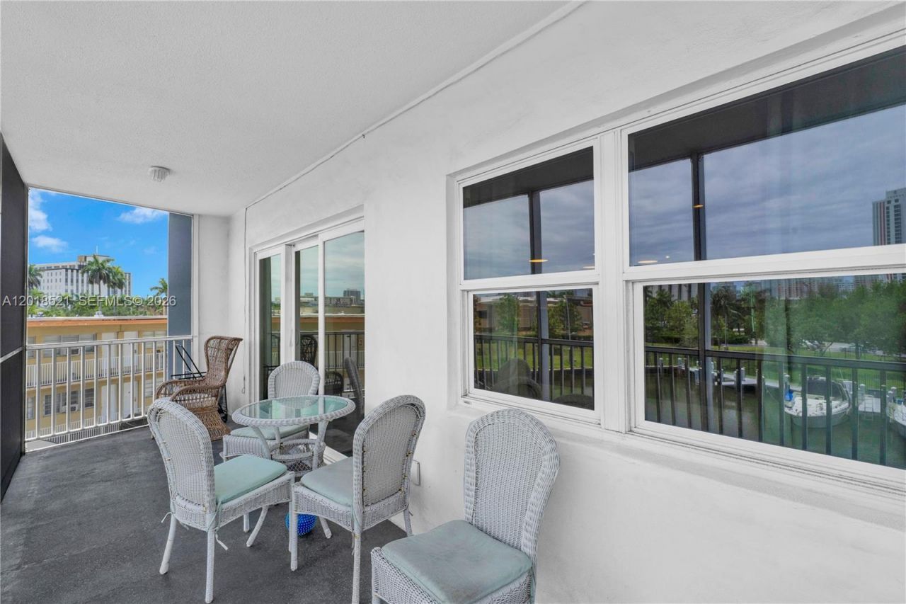200 Diplomat Pkwy , Unit 336, Hallandale Beach, FL 33009 Photo