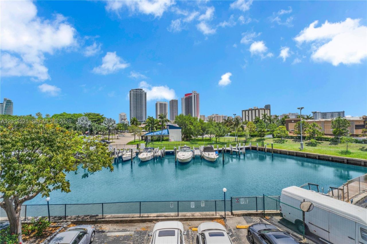 200 Diplomat Pkwy , Unit 336, Hallandale Beach, FL 33009 Photo