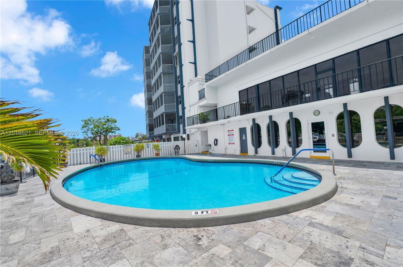 200 Diplomat Pkwy , Unit 336, Hallandale Beach, FL 33009 Photo