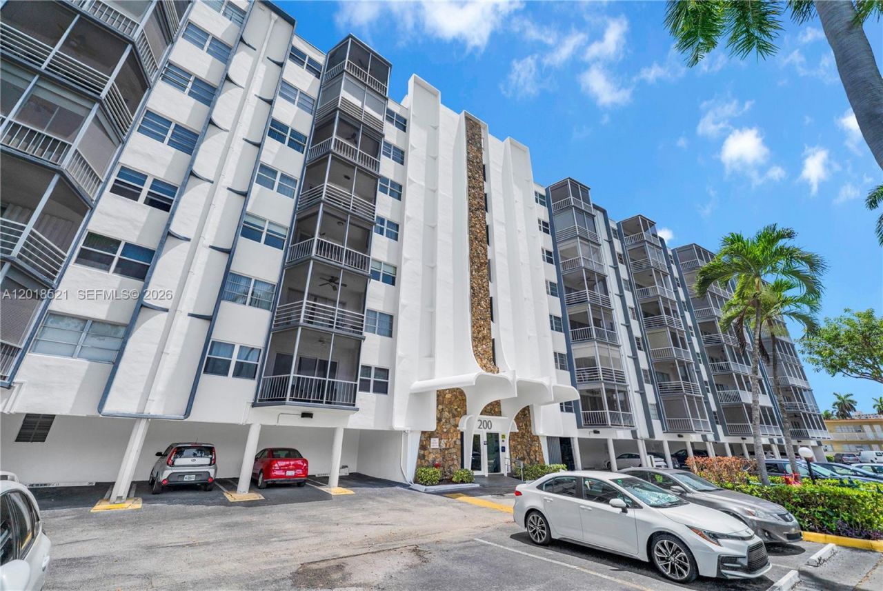 200 Diplomat Pkwy , Unit 336, Hallandale Beach, FL 33009 Photo
