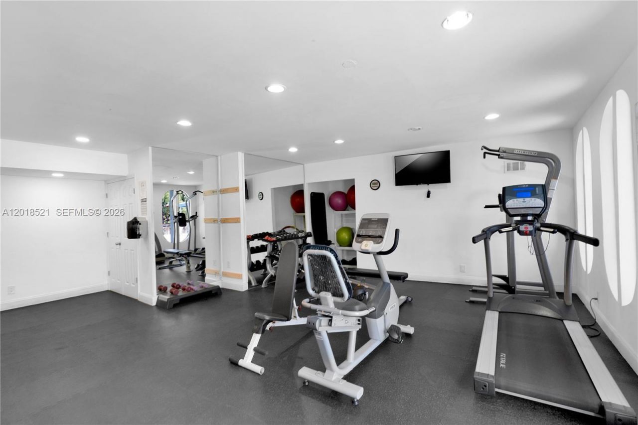 200 Diplomat Pkwy , Unit 336, Hallandale Beach, FL 33009 Photo