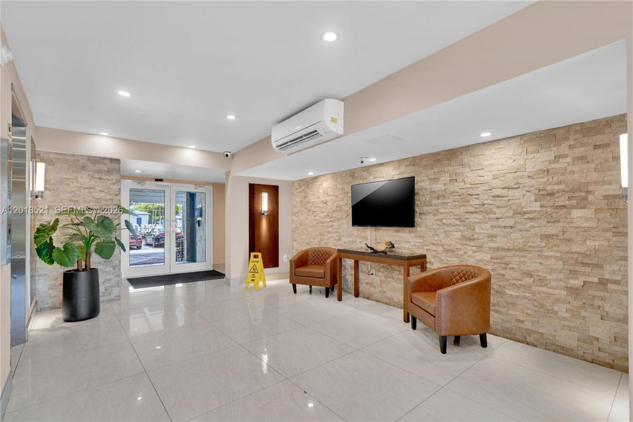 200 Diplomat Pkwy , Unit 336, Hallandale Beach, FL 33009 Photo