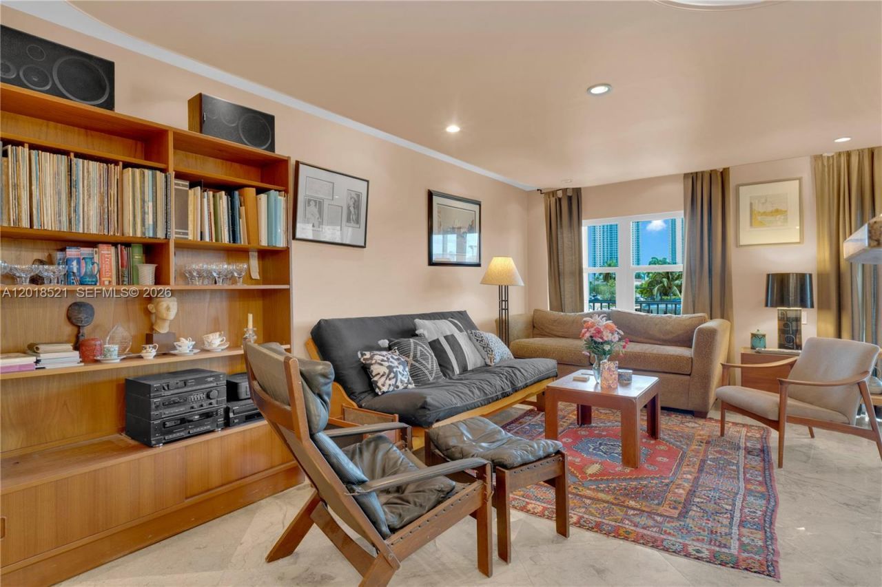 200 Diplomat Pkwy , Unit 336, Hallandale Beach, FL 33009 Photo