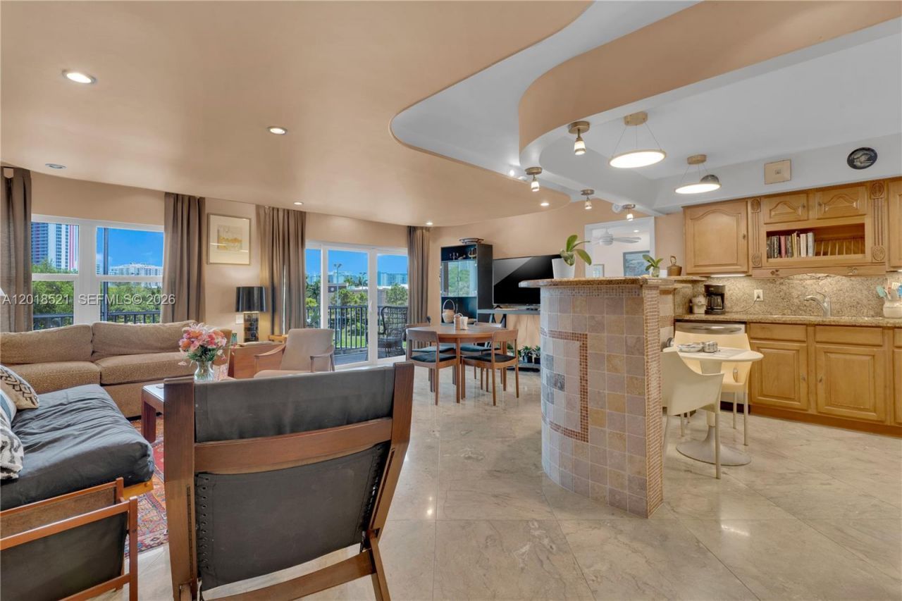 200 Diplomat Pkwy , Unit 336, Hallandale Beach, FL 33009 Photo