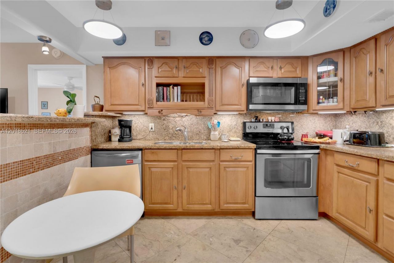 200 Diplomat Pkwy , Unit 336, Hallandale Beach, FL 33009 Photo