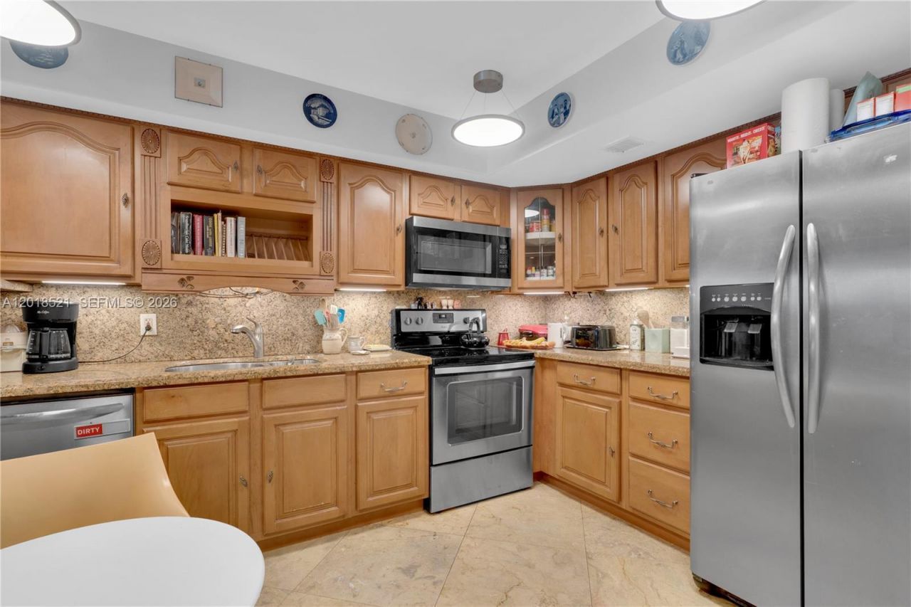 200 Diplomat Pkwy , Unit 336, Hallandale Beach, FL 33009 Photo