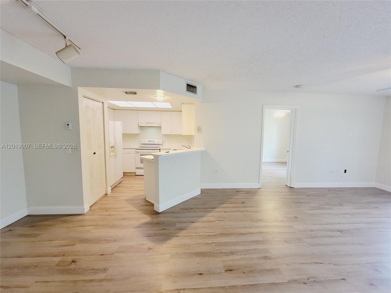 4155 N Haverhill Rd , Unit 1415, West Palm Beach, FL 33417 Photo