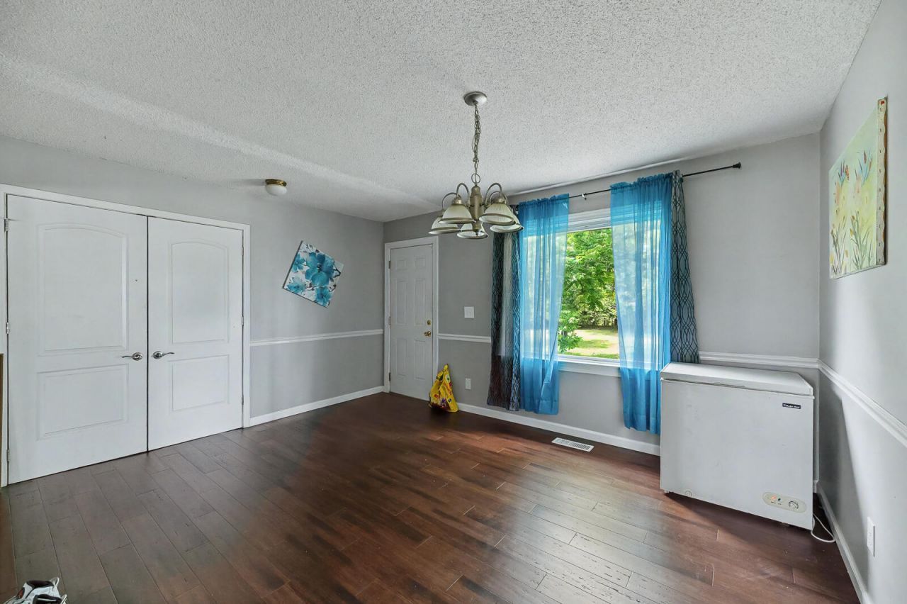 571 Hodges Drive Photo 8