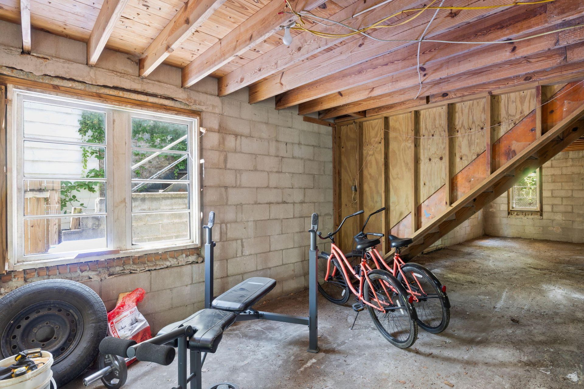 210 Line Street Photo 16
