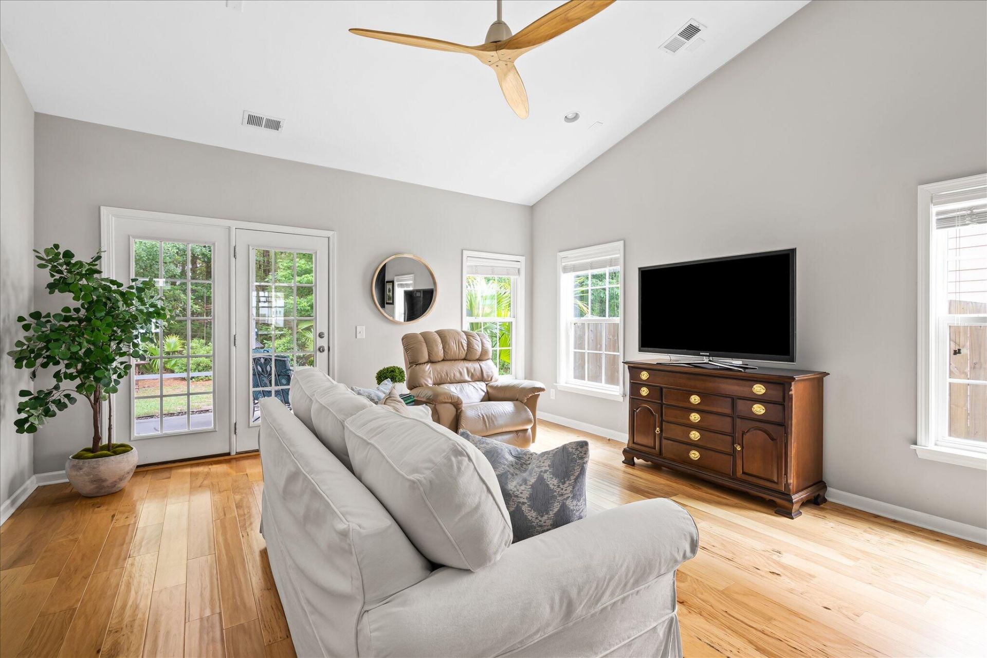 537 Nelliefield Trail Photo 4