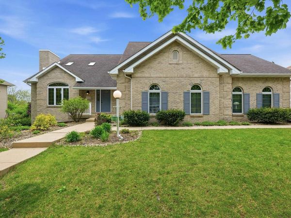 8813 Nelson Crossing, Verona, WI 53593