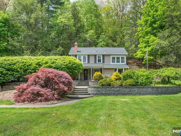 2 Red Mine Road, WANAQUE, NJ 07465