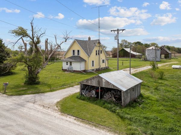 2357 50th Avenue , Aledo, IL 61231