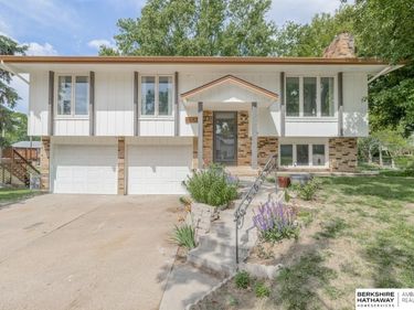 2642 N 98th Street , Omaha, NE 68134