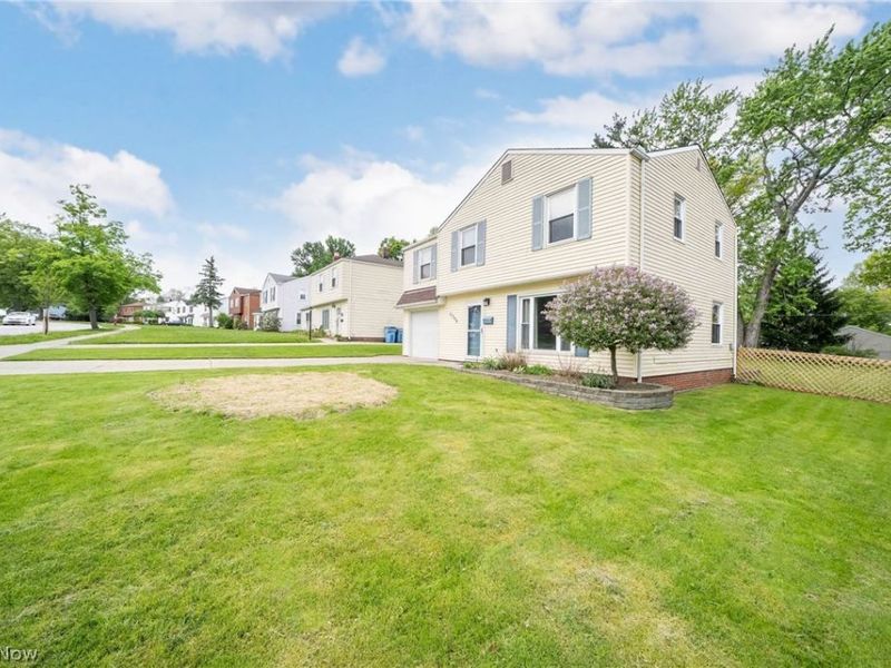 5368 Strawberry Lane, Willoughby, OH 44094 Photo 4