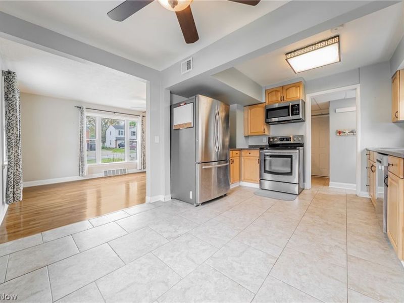 5368 Strawberry Lane, Willoughby, OH 44094 Photo 9