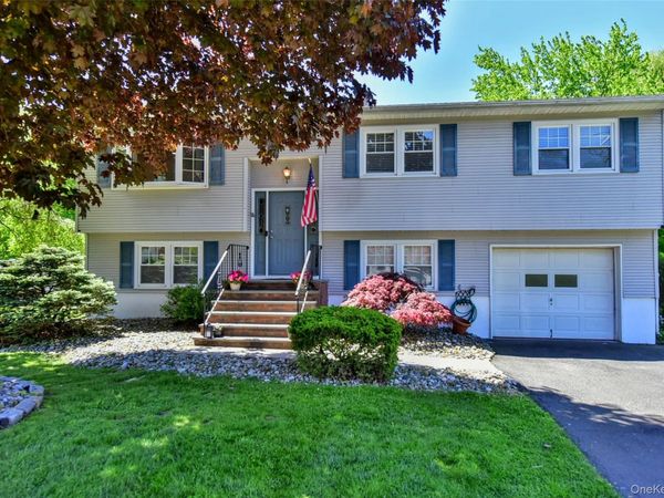 33 Nordica Circle, Stony Point, NY 10980