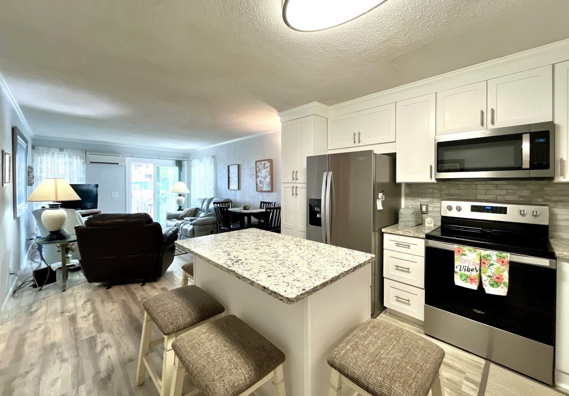 9660 Shore Dr.  Photo 5