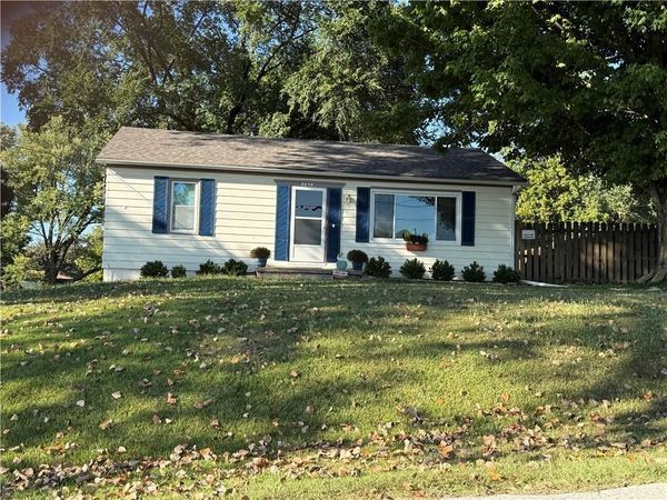 6654 Cleveland Avenue, Kansas City, KS 66104