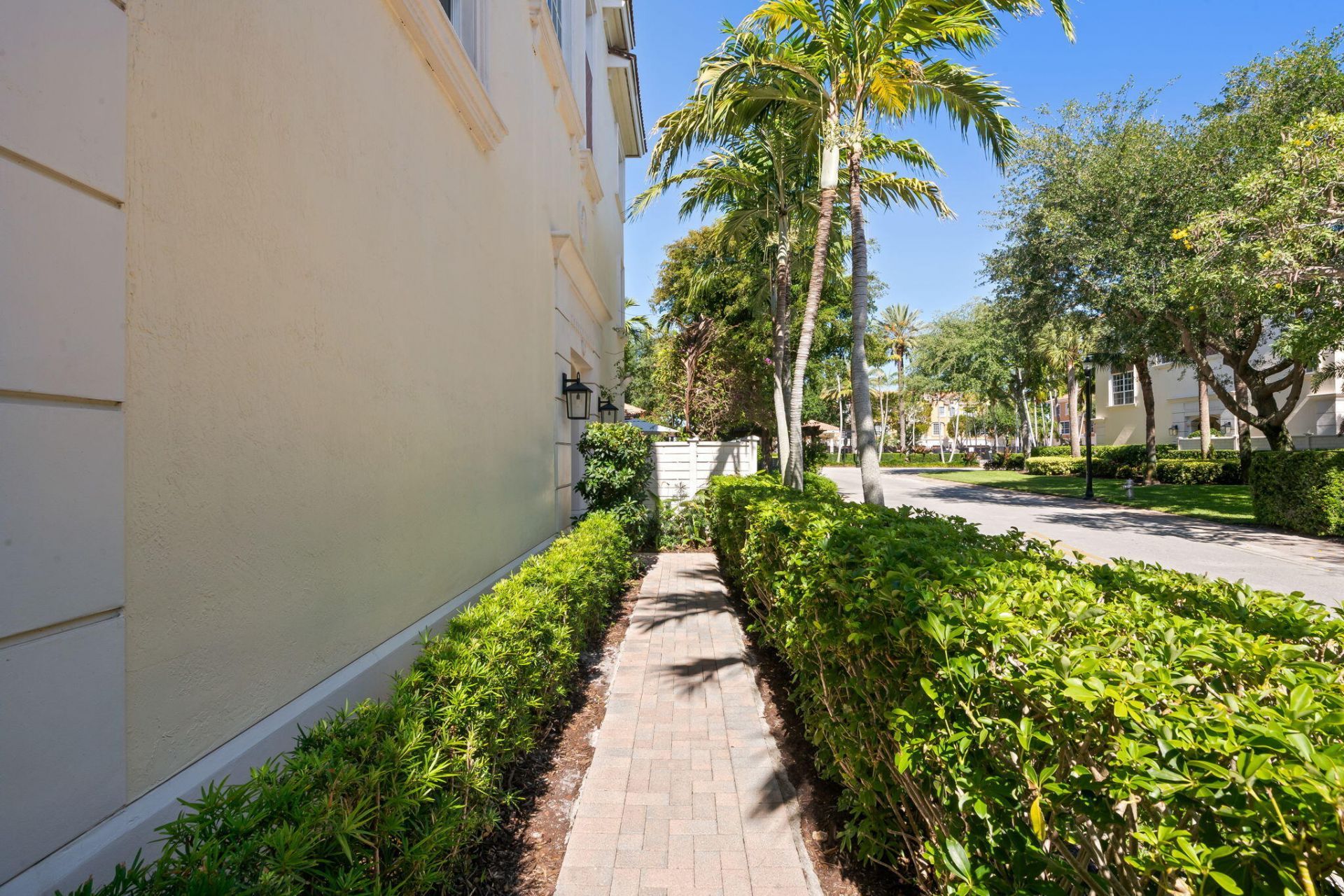 5675 NE Trieste Way, Boca Raton, FL 33487 Photo