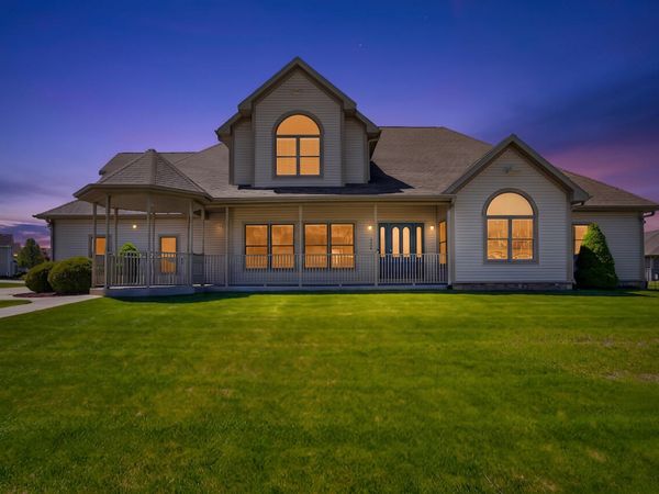 2726 Avalon Ct, Mount Pleasant, WI 53406