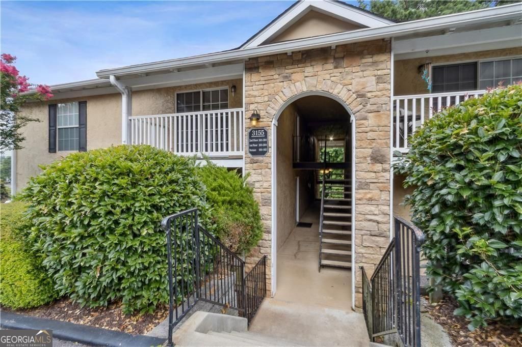 3155 Seven Pines Court, Unit 303, Atlanta, GA 30339 Main Photo