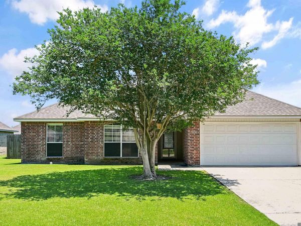 5260 Cicero Dr, Darrow, LA 70725