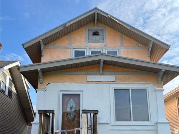26 2nd Street, Beech Bottom, WV 26030