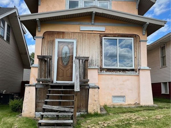 26 2nd Street, Beech Bottom, WV 26030